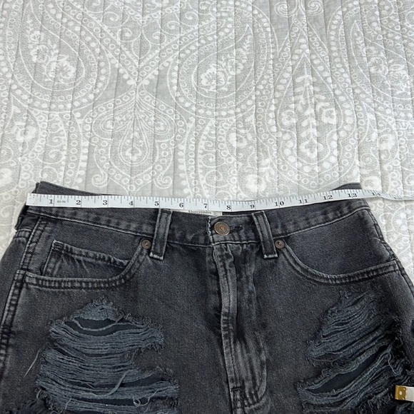 Abercrombie & Fitch Black Distressed Shorts - Picture 4 of 5